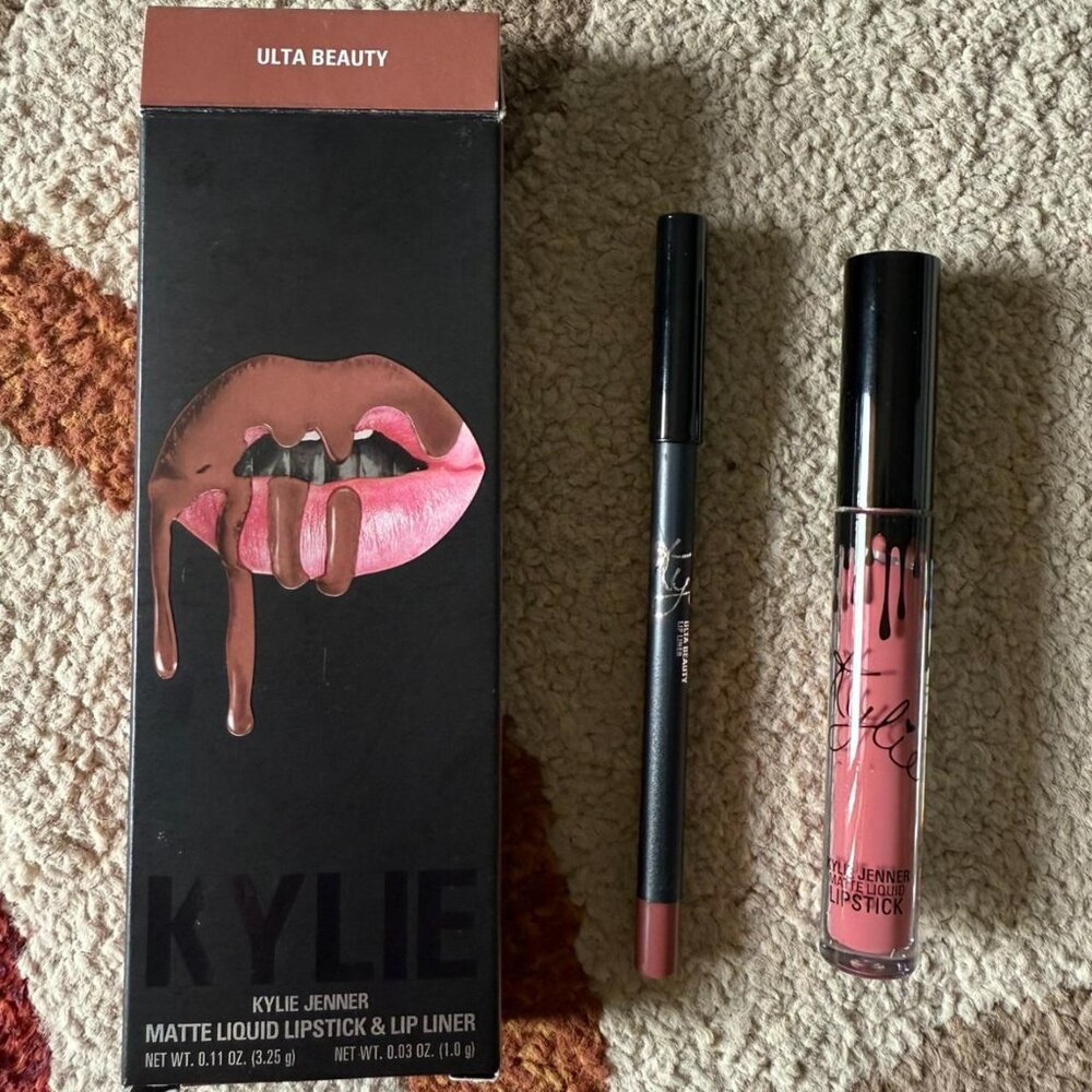 Kylie Cosmetics Lip Kit in Ulta Beauty (Pink Berry)